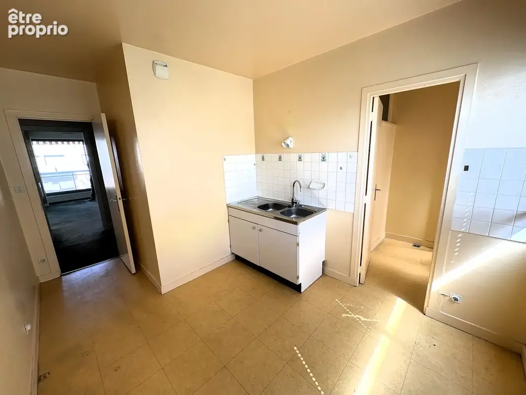 Appartement t5 / 3 chambres / balcon  / ascenseur / parking privatif en sous-sol / cave / hyper-centre de cler - photo 7