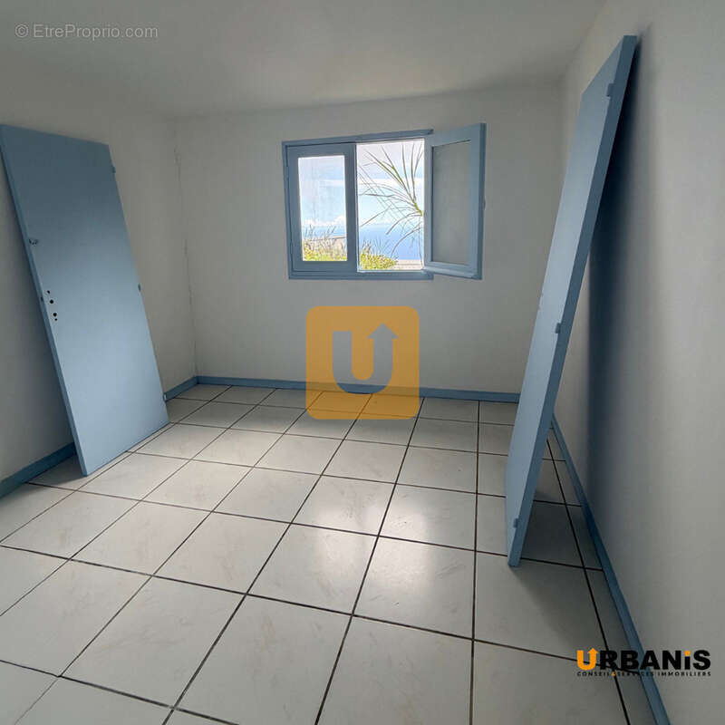 Maison à LES TROIS-BASSINS