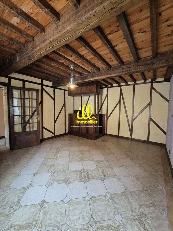 Maison 208 m² à Sapogne-Et-Feucheres  - photo 3