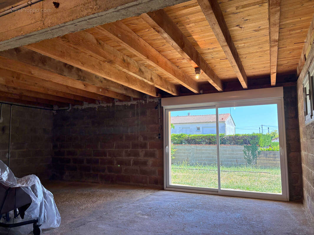 MAISON RÉNOVÉE avec jardin et garage, dans le quartier des Vauzelles à Cognac - photo 12