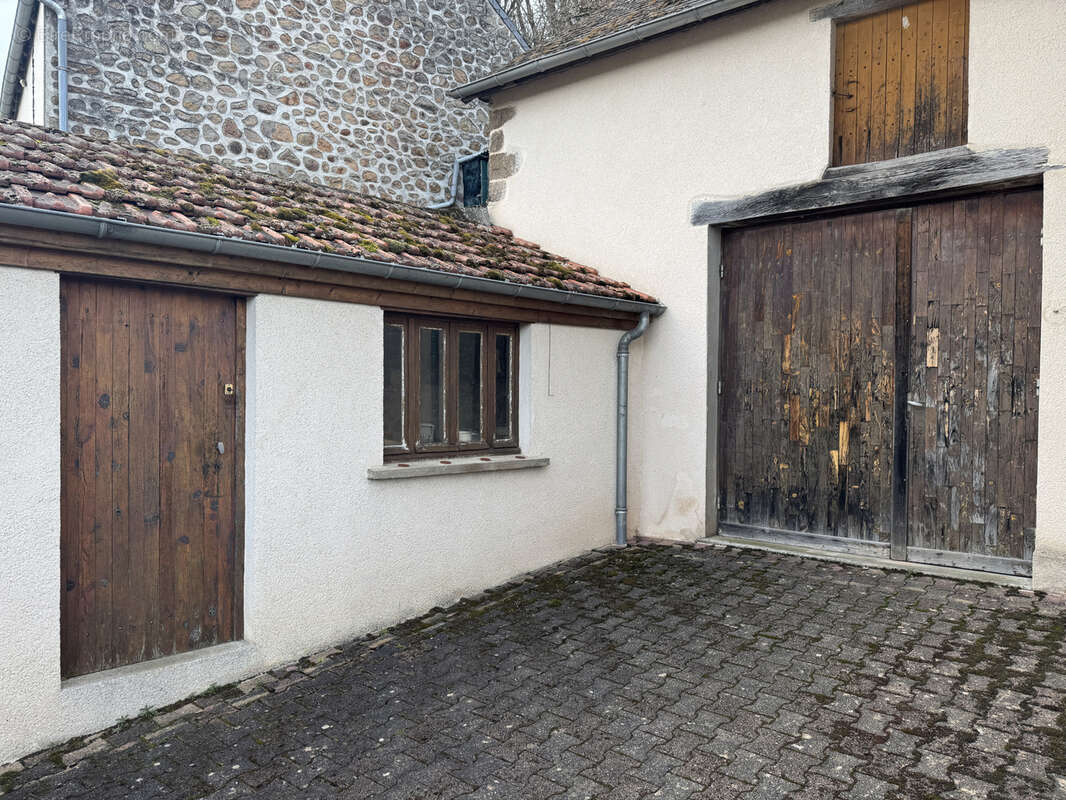 Maison à MONTREUILLON