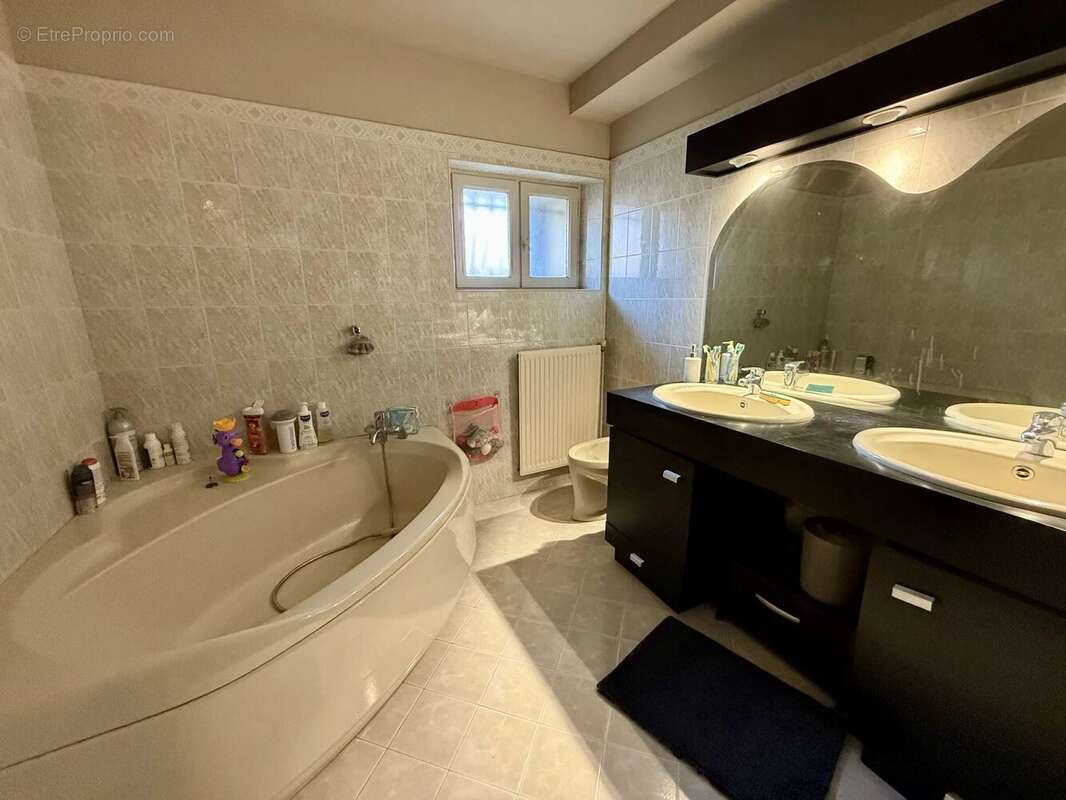 Maison à ROUFFIGNAC-DE-SIGOULES