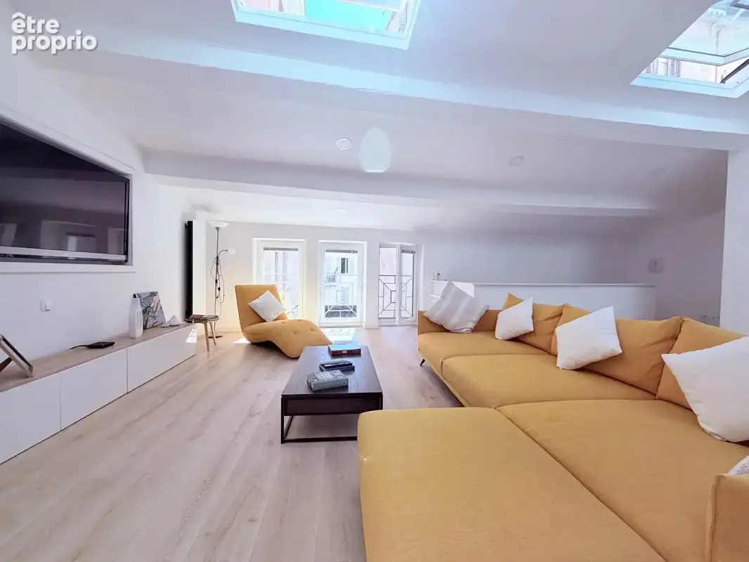 Cannes Banane — Dernier étage d'exception : loft sous les toits de 130 m² - photo 7