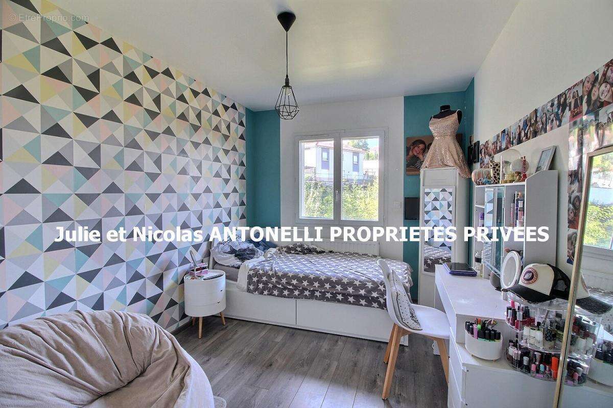 Maison à SAINT-GENEST-LERPT