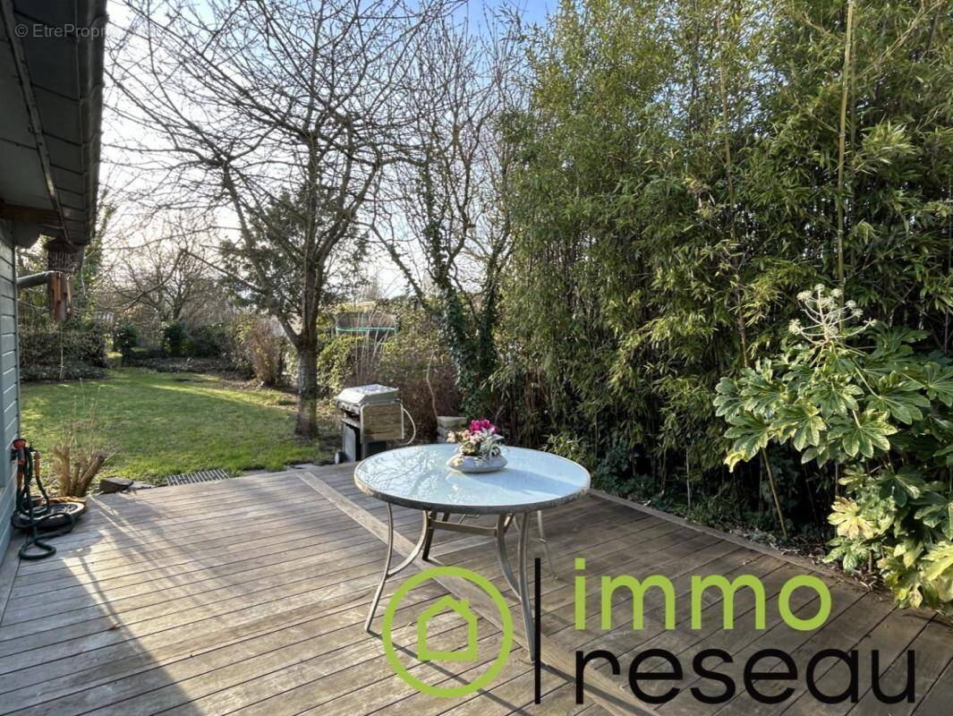 Maison à LA CHAPELLE-D'ARMENTIERES