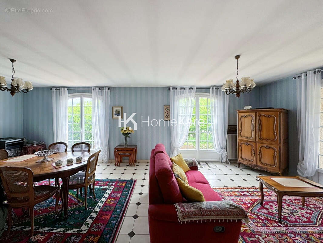 Maison à LA SALVETAT-SAINT-GILLES