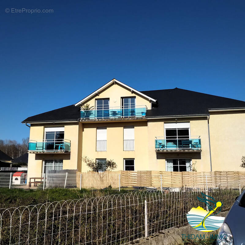 Appartement à NAY