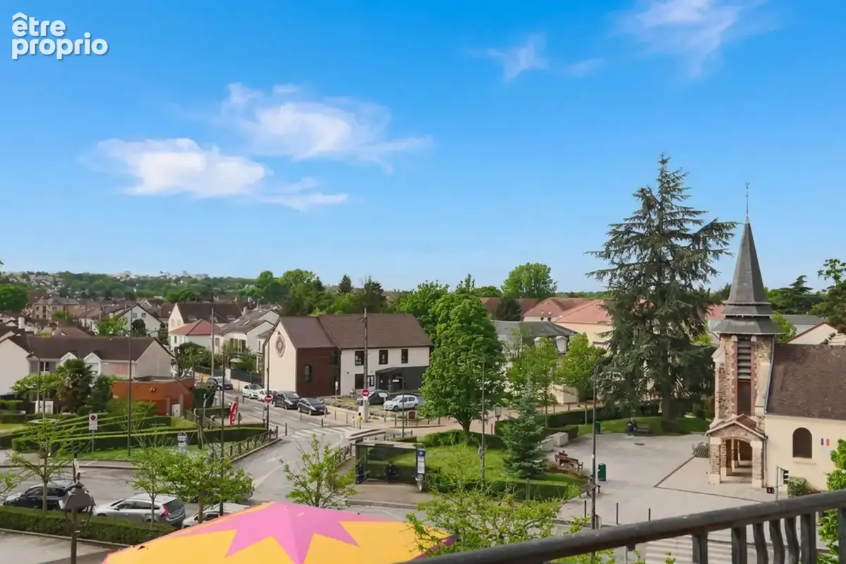 Centre ville / église - au pied de toutes les commodités - avec vue dégagée, grand deux pièces - photo 2