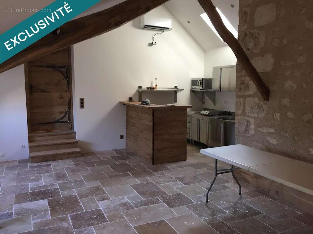 Appartement 222 m² à Charroux  - photo 2