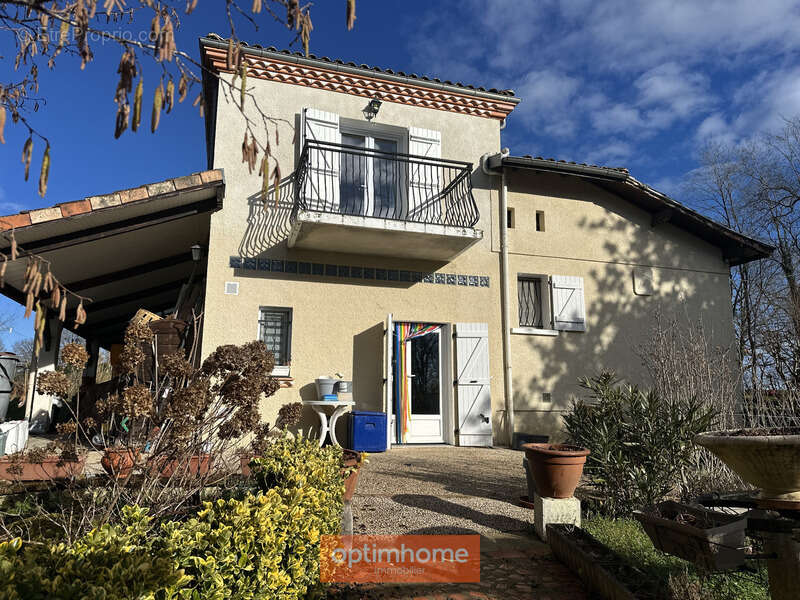 Maison à MONCLAR