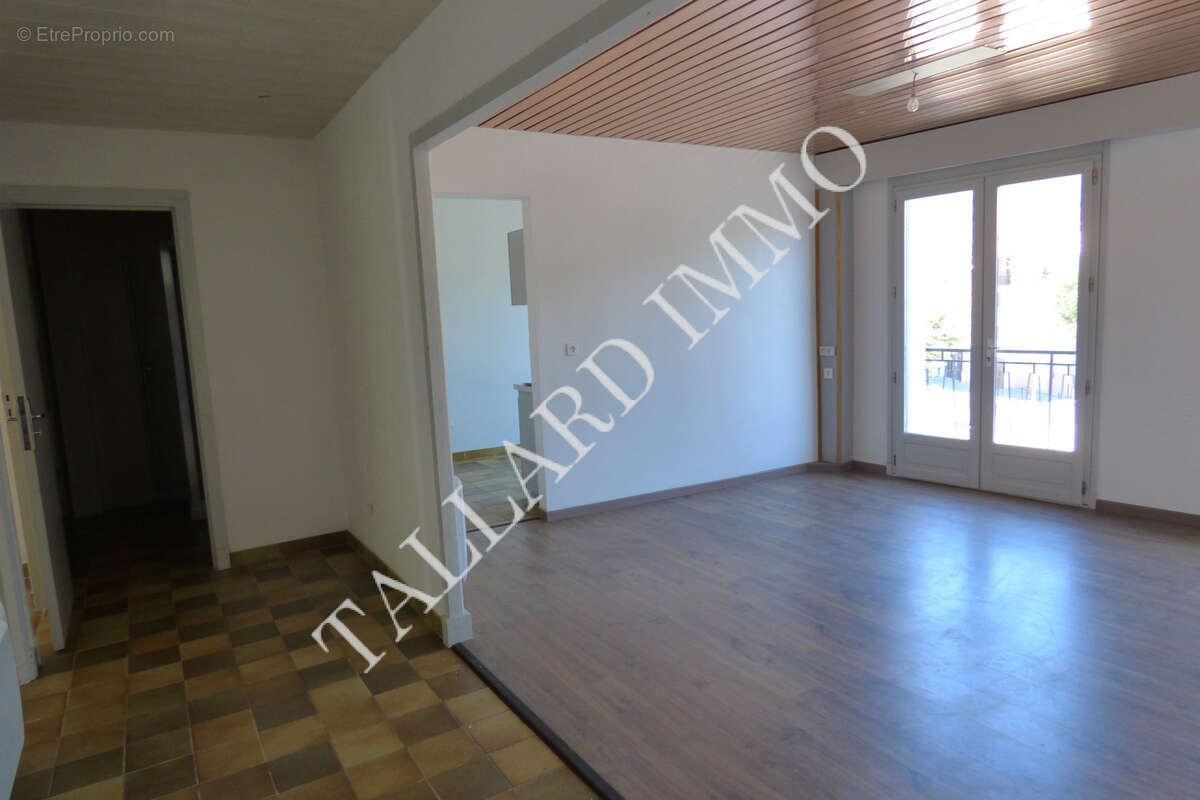 Appartement à TALLARD