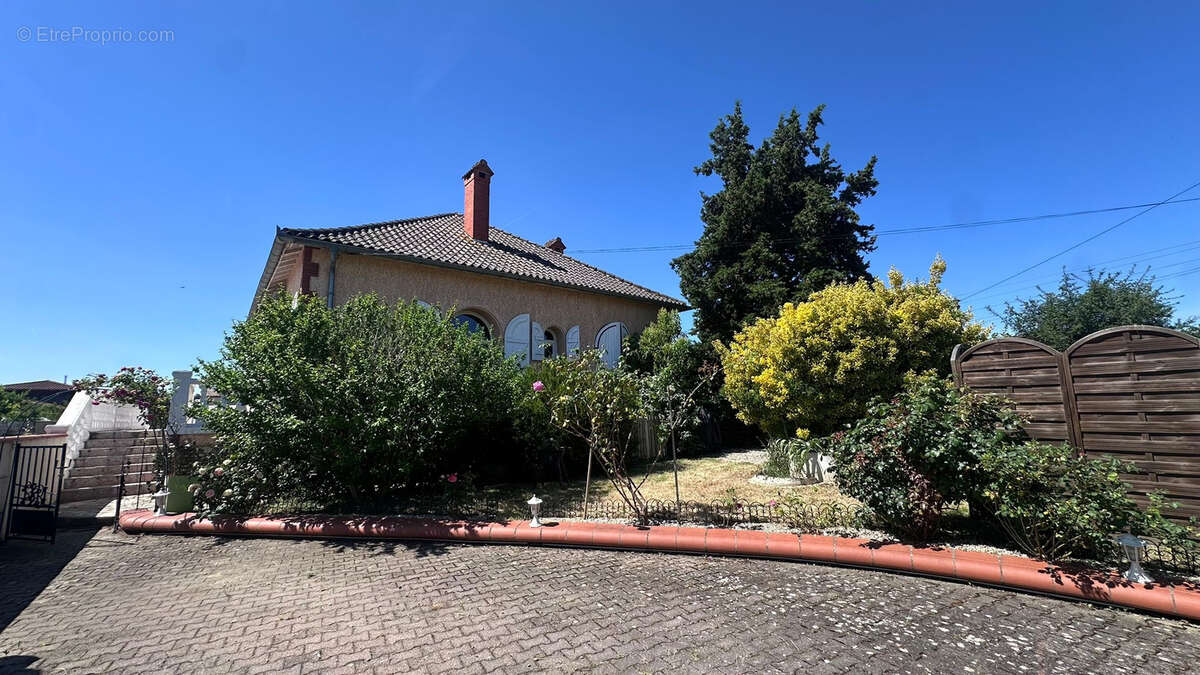 Maison à BRAX
