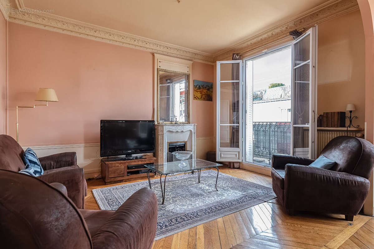 Appartement à PARIS-17E