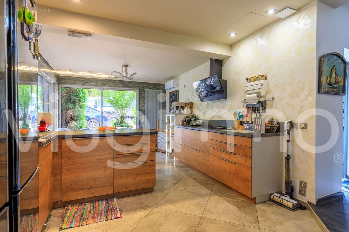 Maison à TOURNON-SUR-RHONE