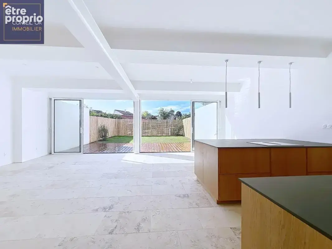 Maison entièrement rénovée de 125 m² – 4 chambres, garage et jardin - photo 2