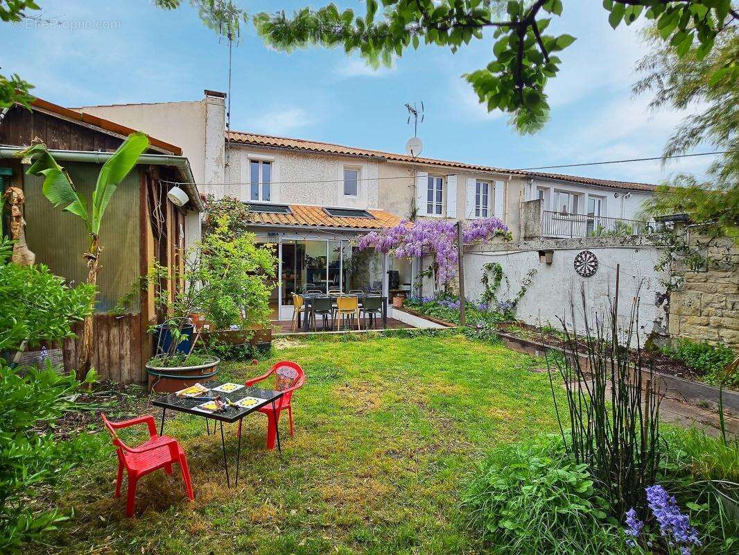 Maison à L&#039;HOUMEAU