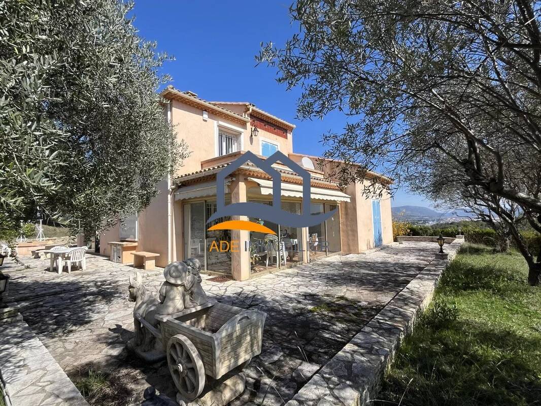 Maison à PEYROLLES-EN-PROVENCE