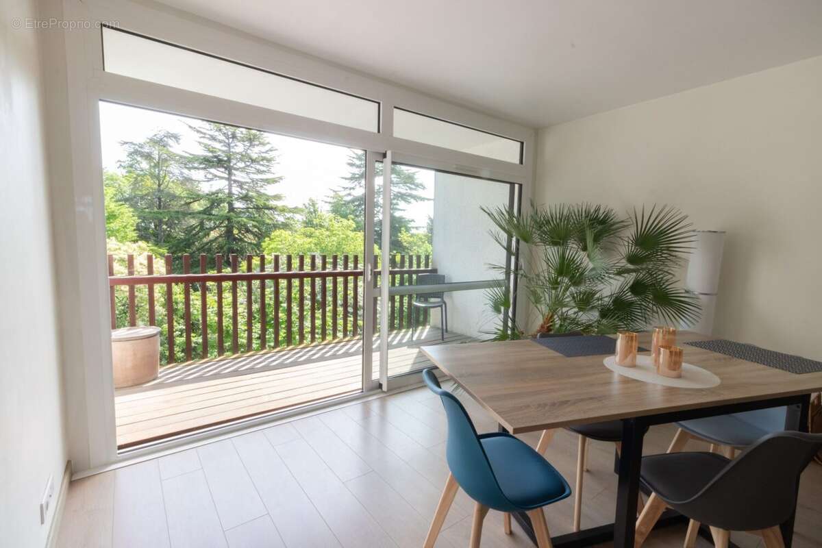 Appartement à VILLENAVE-D'ORNON