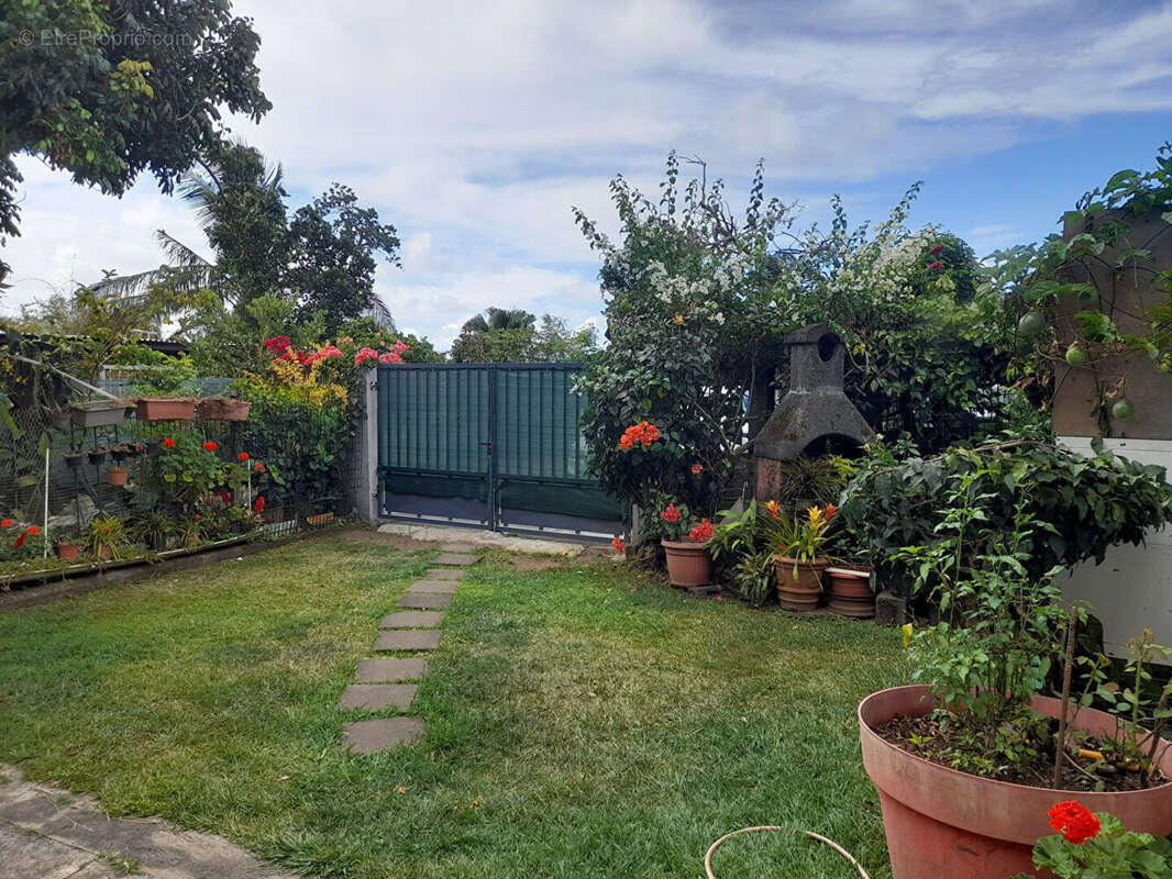 Maison à SAINTE-SUZANNE