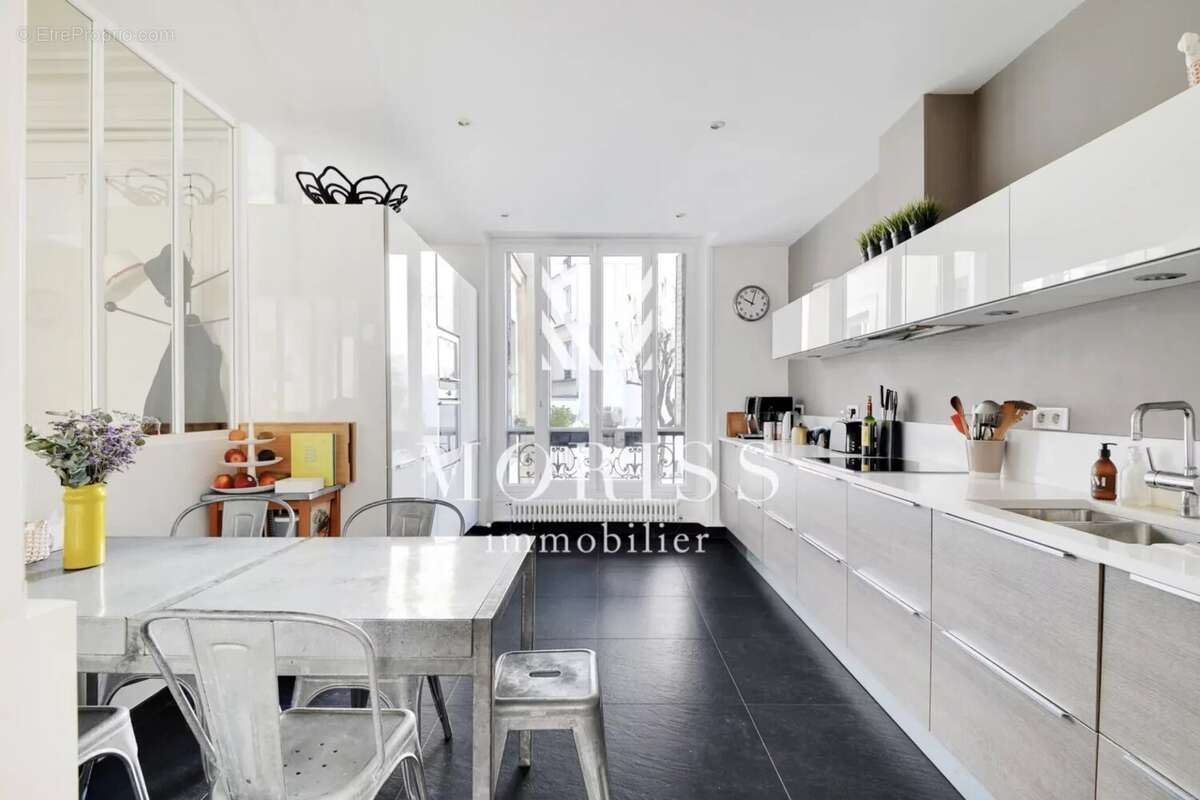 Appartement à PARIS-18E