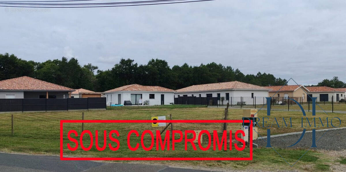 Terrain à SAINT-VINCENT-DE-PAUL