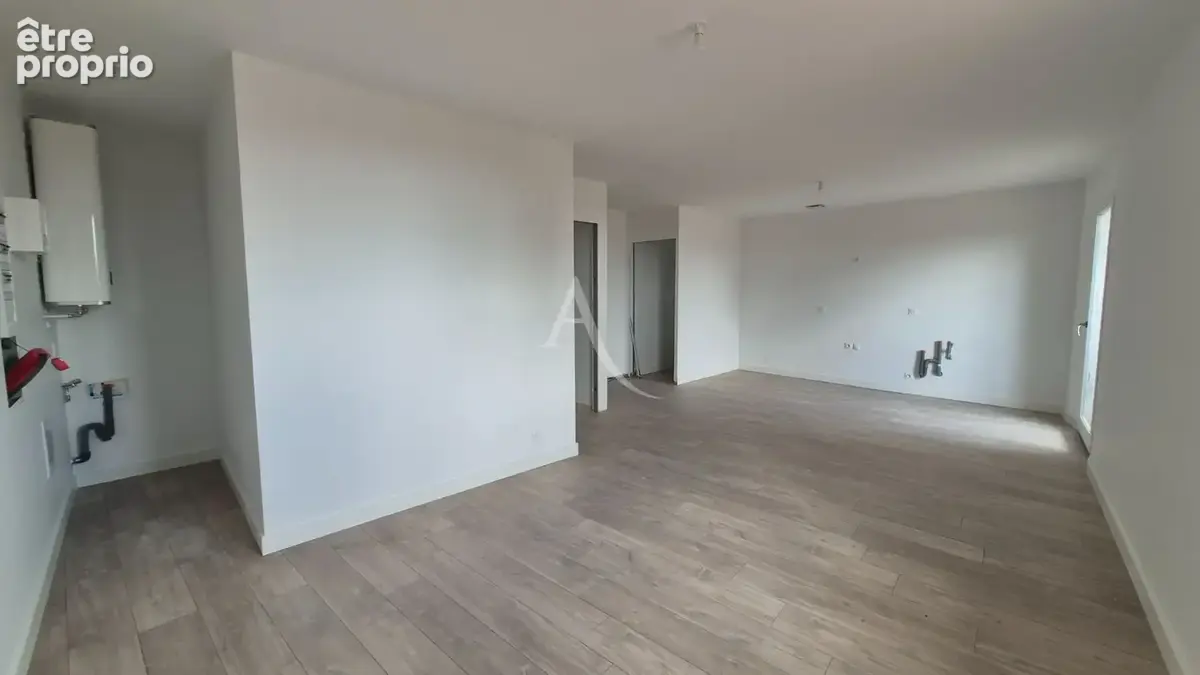 Appartement T3, Centre ville de Saint Jean D'Angély. - photo 2