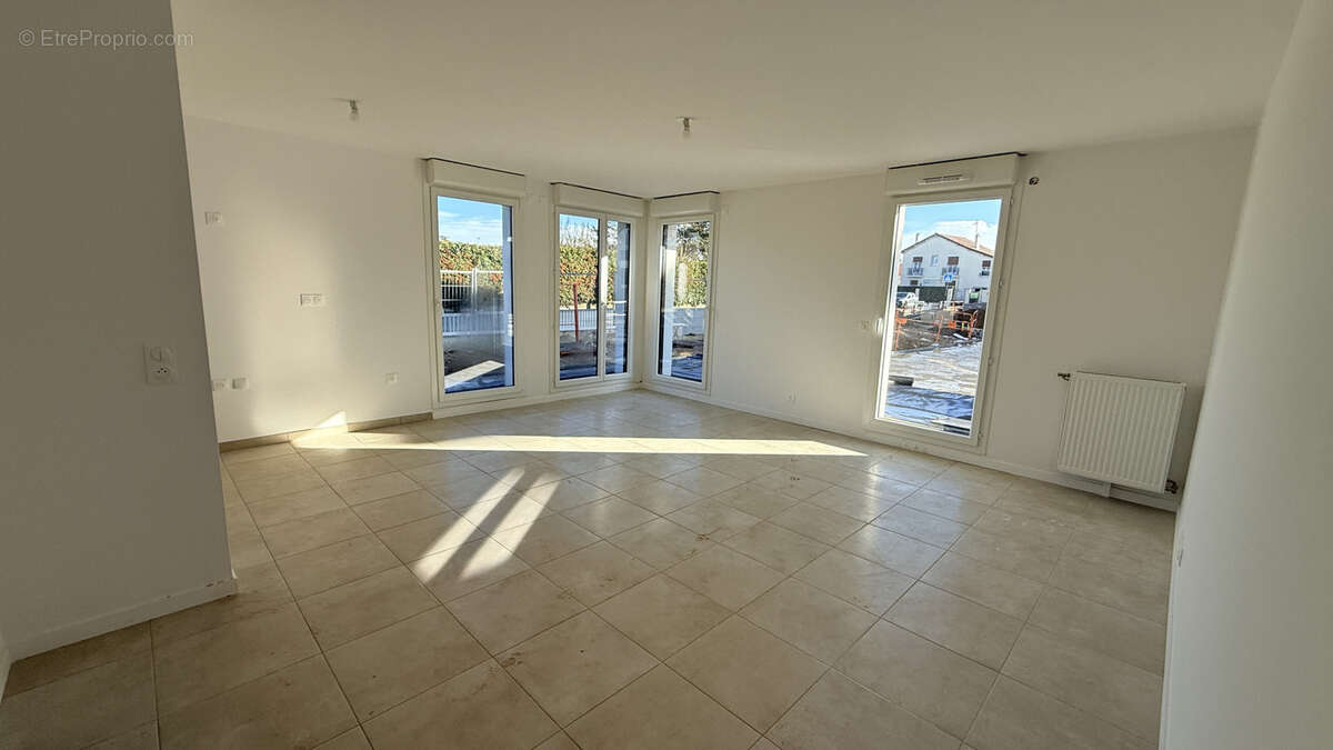Appartement à LES CLAYES-SOUS-BOIS