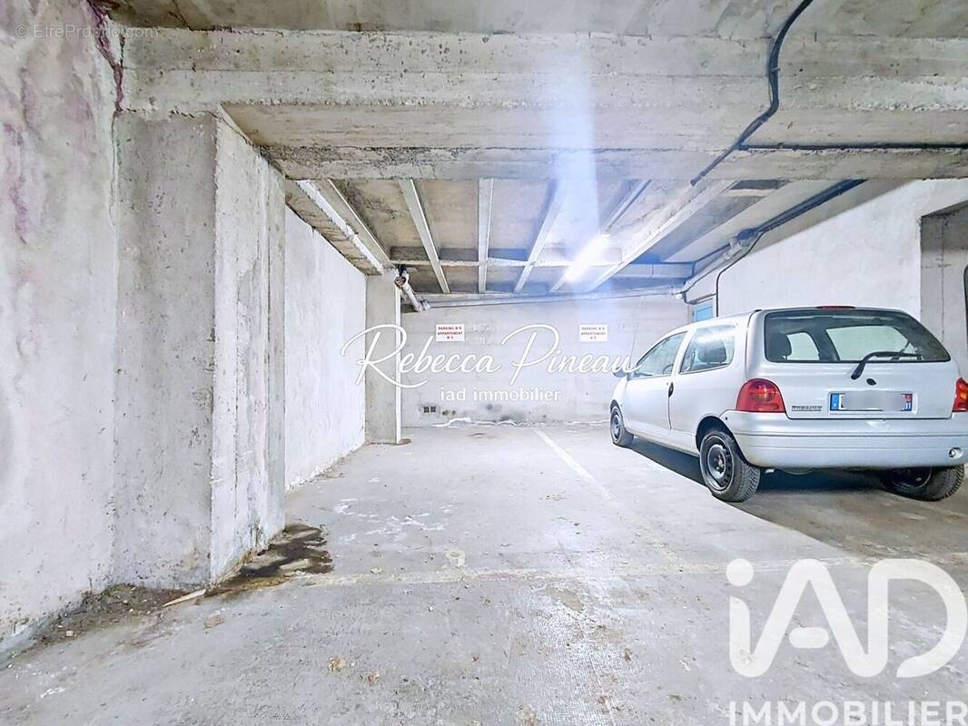 Photo 1 - Parking à TOULOUSE