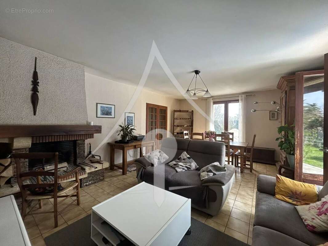 Maison à LAVERNOSE-LACASSE