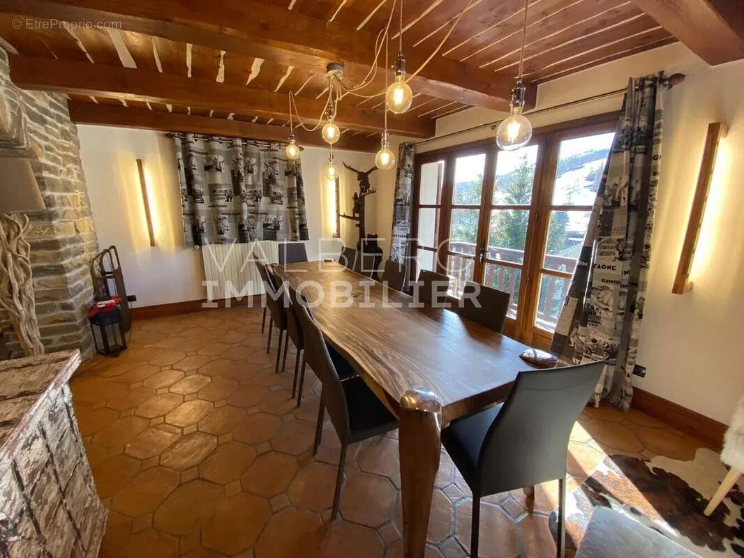 Chalet - 275 m² - proche des pistes - photo 11