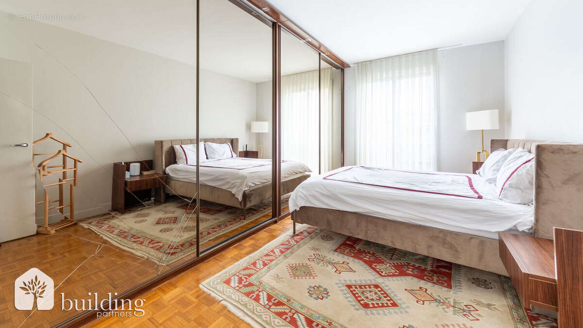 Appartement à NEUILLY-SUR-SEINE