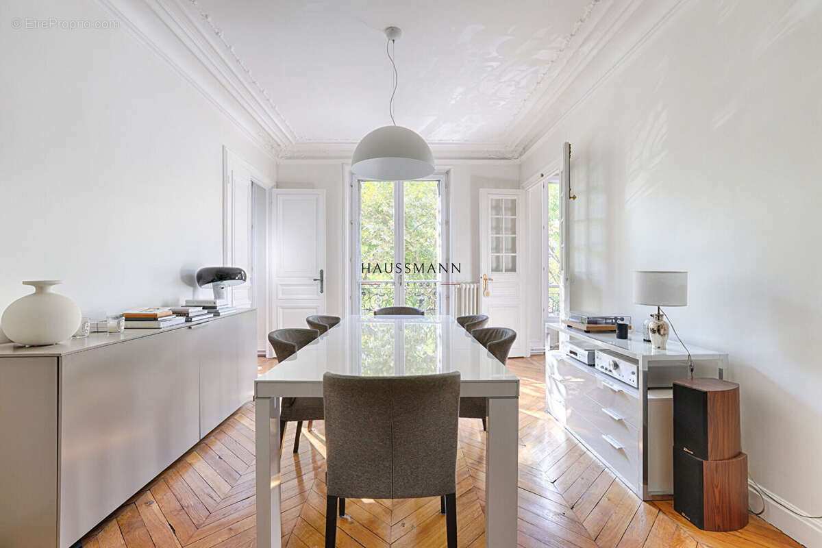 Appartement à PARIS-10E