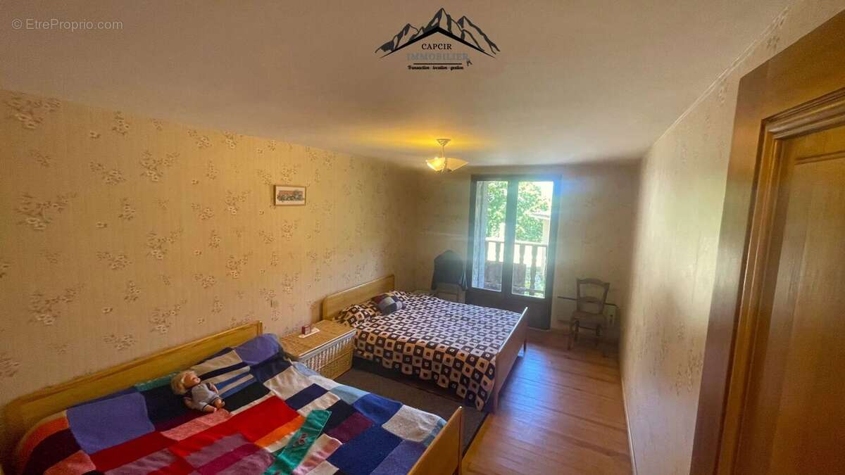 Maison 4 faces en pierre avec jardin - AYGUATÉBIA-TALAU - photo 14