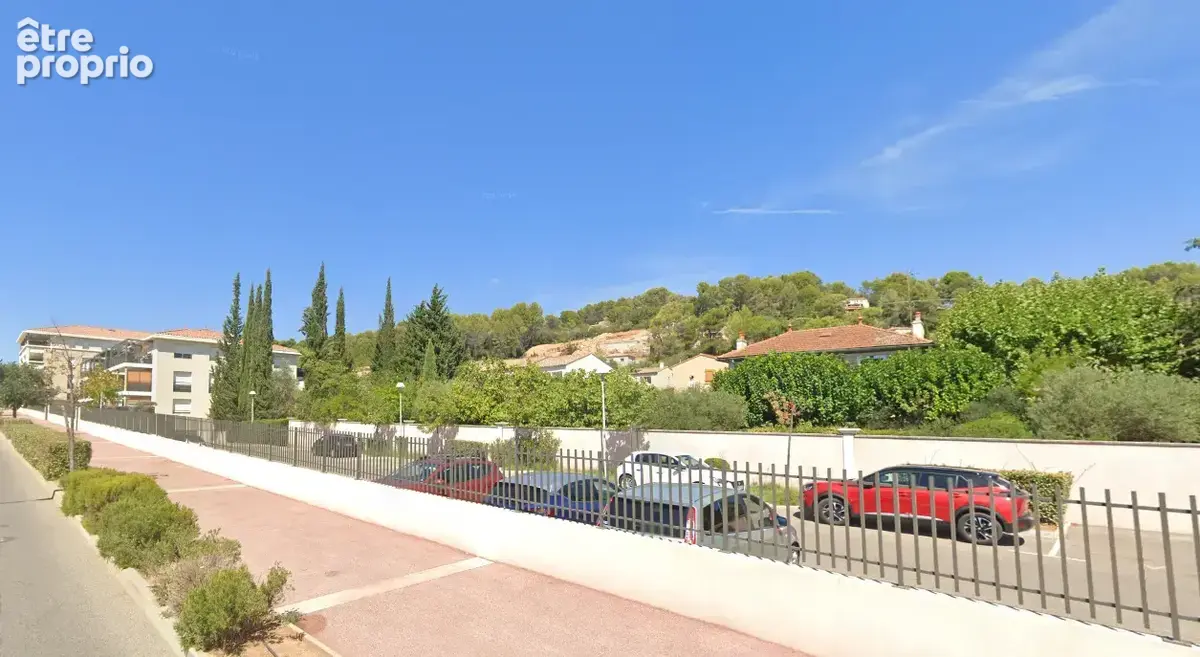 Parking à CUERS