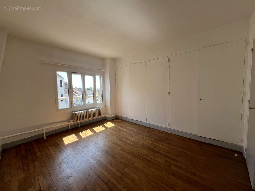 Maison à VILLIERS-SAINT-FREDERIC