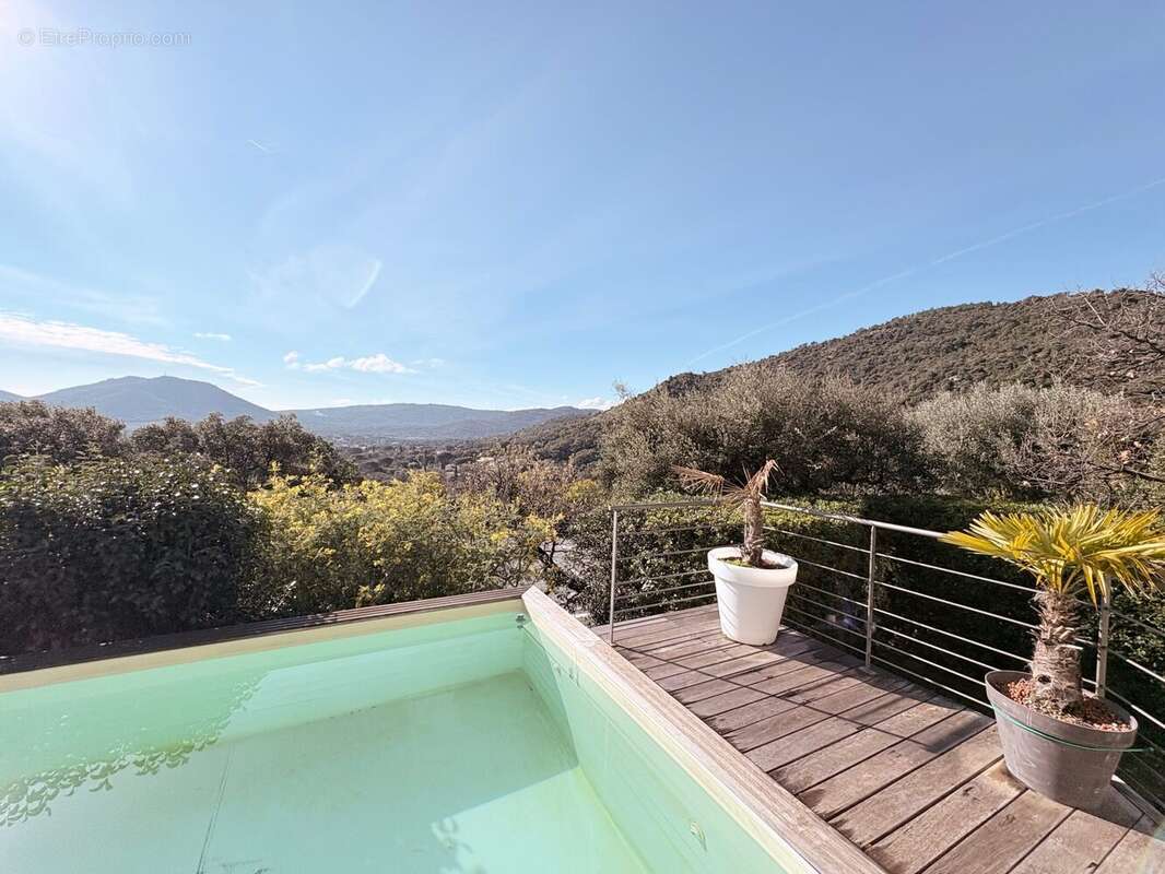 Maison à PLAN-DE-LA-TOUR