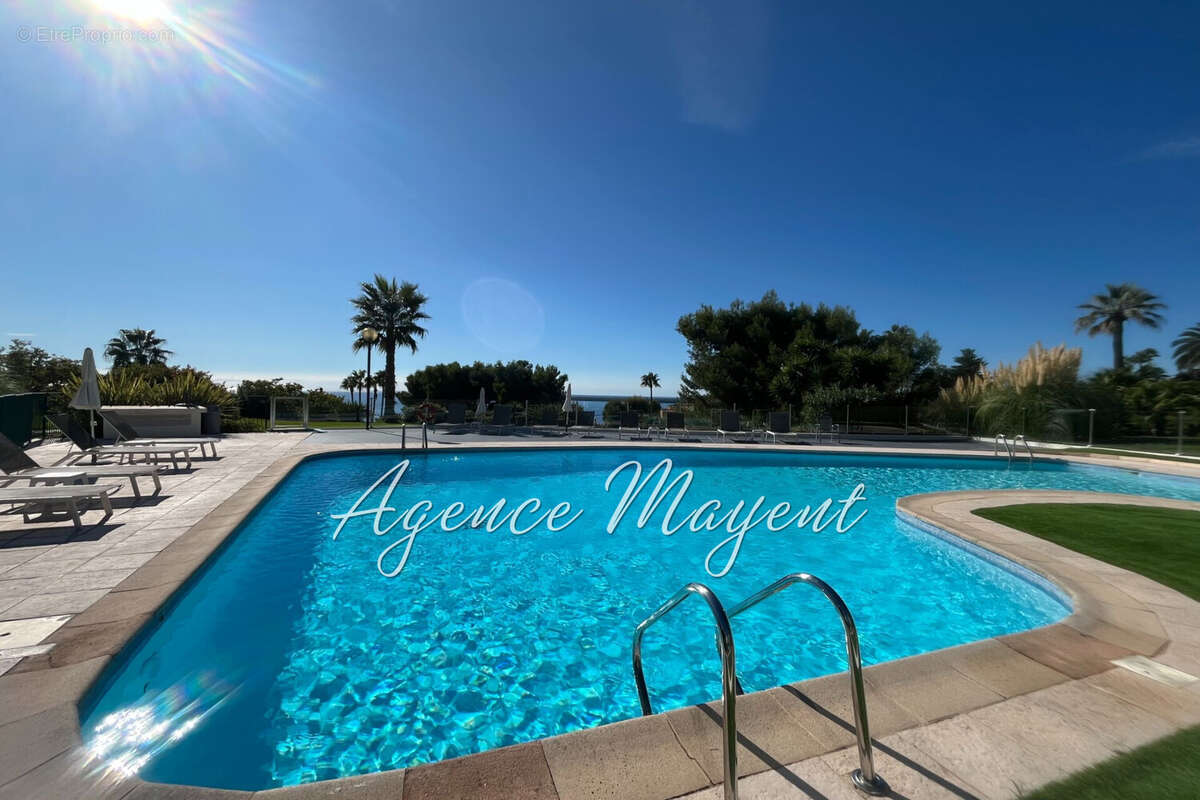 Appartement à VALLAURIS