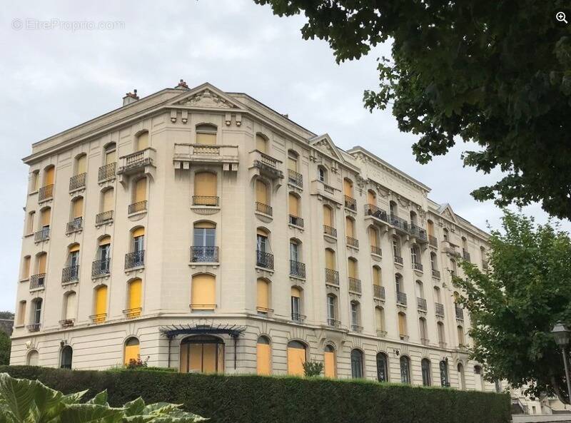 Appartement à NERIS-LES-BAINS