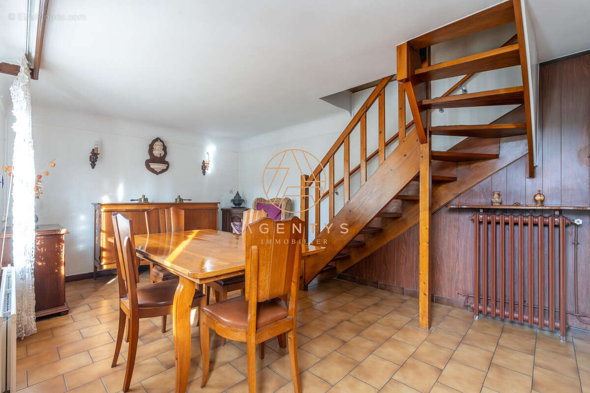 Maison à LE PERREUX-SUR-MARNE