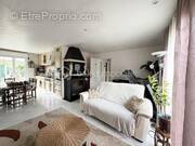 Maison à MONCETZ-LONGEVAS