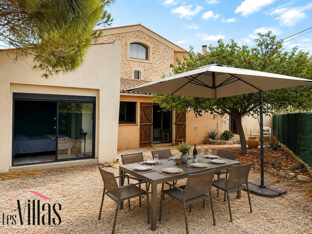 Maison à CAVES