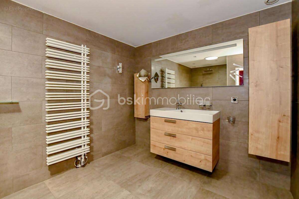 Maison de ville - 260m² - 6 pièces - photo 19