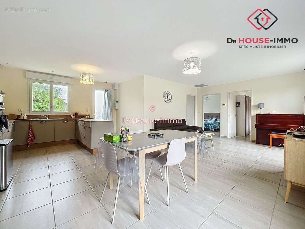 Maison à GRUN-BORDAS