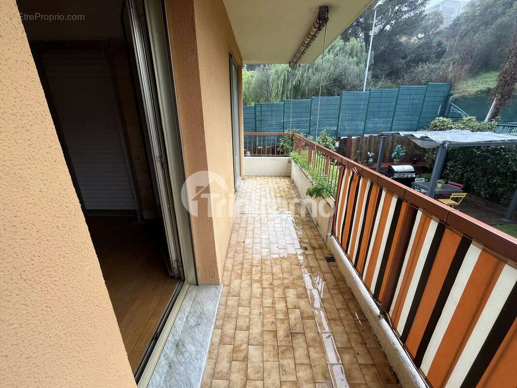 Appartement à SAINT-LAURENT-DU-VAR