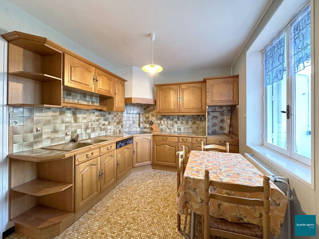 Maison à EQUEURDREVILLE-HAINNEVILLE