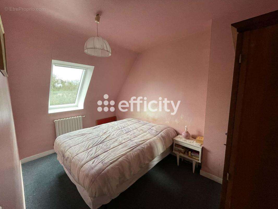 Maison à SAINT-HERNIN