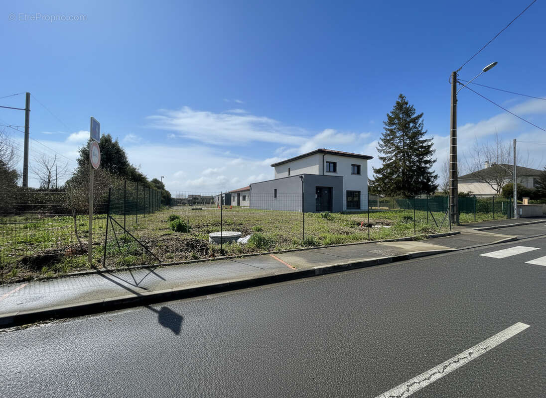 Maison à CAZERES