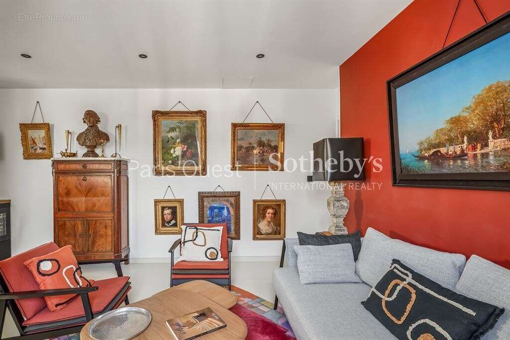 Appartement à NEUILLY-SUR-SEINE