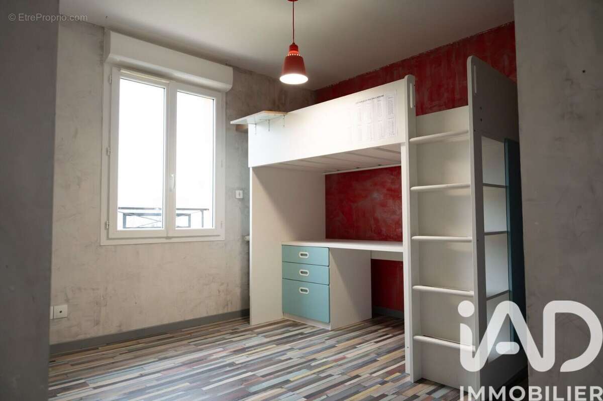 Maison 114 m² à Quincy-Voisins  - photo 6