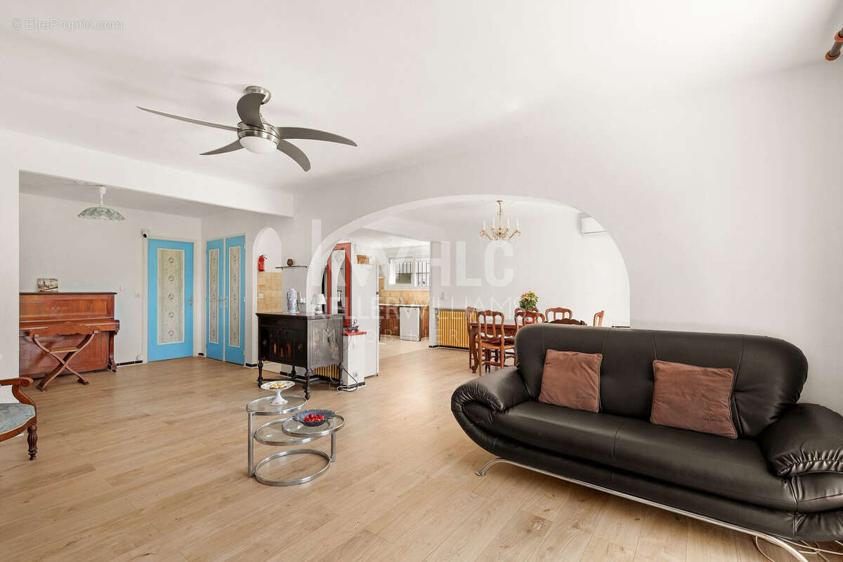 Maison 144 m² à Antibes  - photo 2